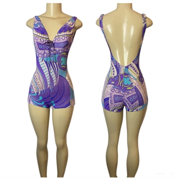 50's Sexy Pinup Swimsuit - Picture 2 of 14